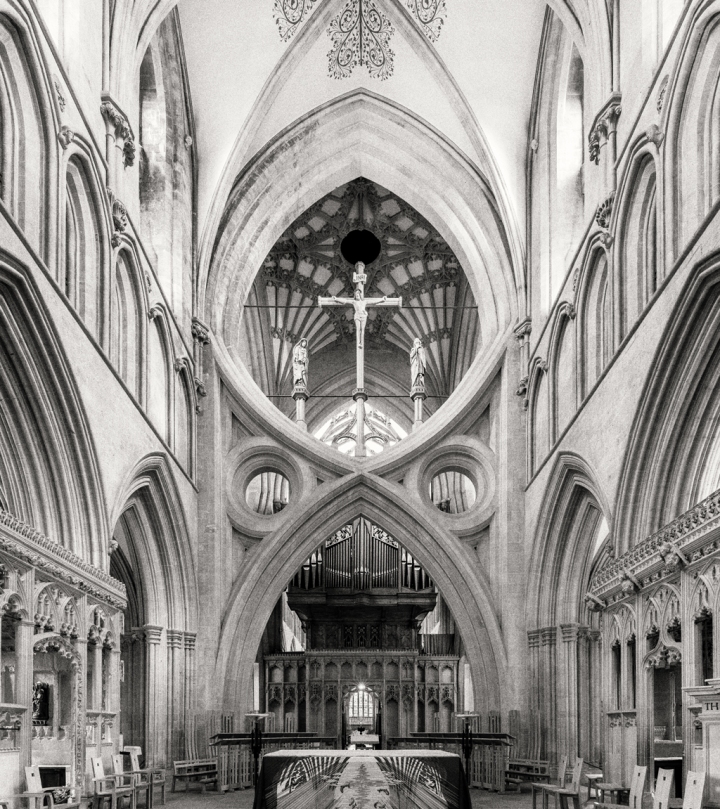 wells_cathedral_st-andrews_cross_arches_2